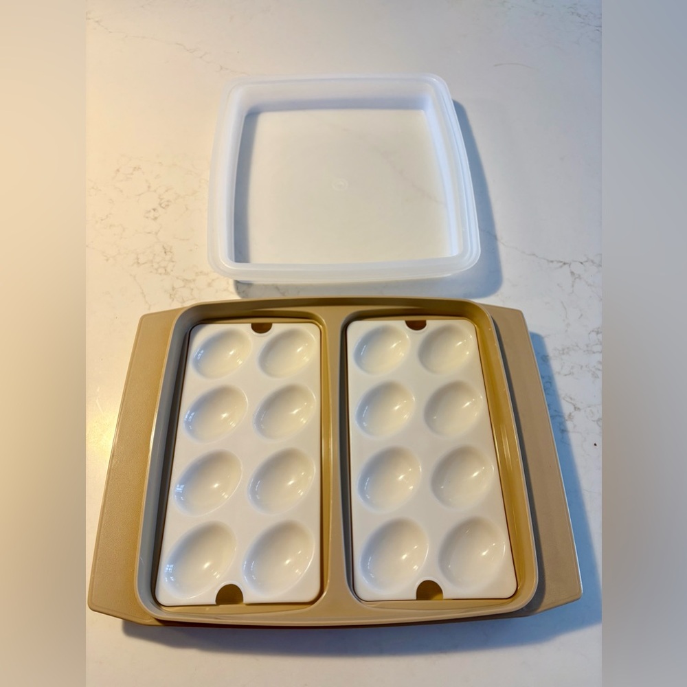 Tupperware Beige and White Devilled Egg Storage Container - Picture 2 of 4